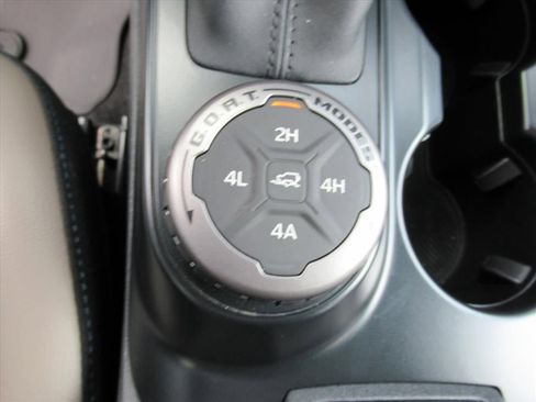Used 2024 Ford Bronco Wildtrak AWD/4WD image 24