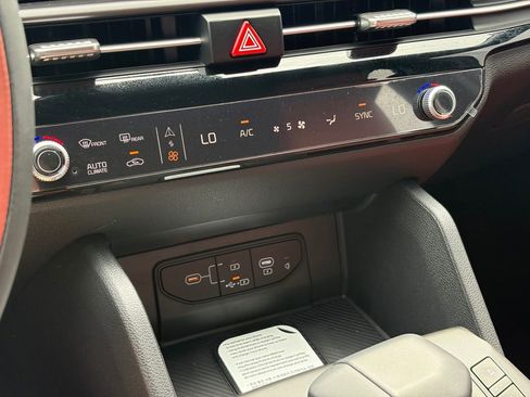 New 2026 Kia Sportage LX image 23