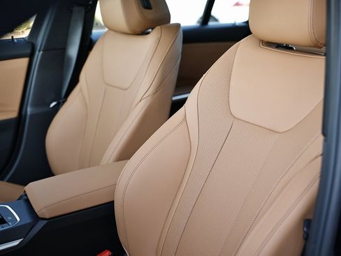 New 2025 BMW 330i xDrive Sedan w/ Convenience Package image 19