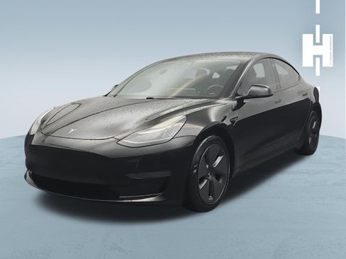 Used 2021 Tesla Model 3 Standard Range Plus RWD image 4