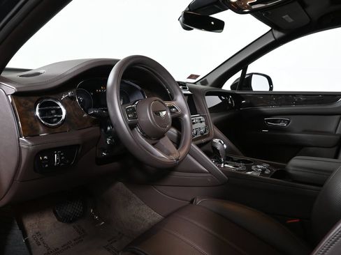 Used 2022 Bentley Bentayga AWD/4WD image 4
