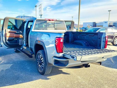 Used 2024 GMC Sierra 2500 Denali Ultimate image 7