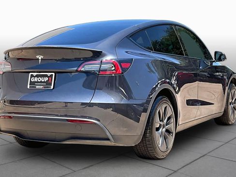 Used 2024 Tesla Model Y 2WD image 11