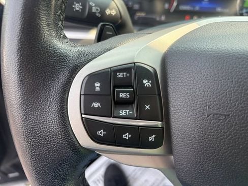 Used 2021 Ford Explorer XLT w/ Equipment Group 202A AWD/4WD image 23