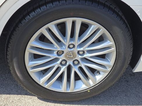 Used 2015 Lexus ES 350 350 w/ Luxury Package image 19