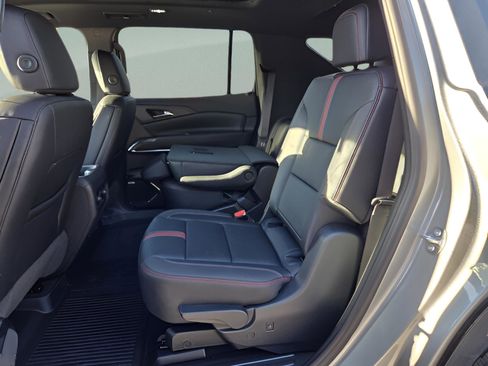 New 2026 Chevrolet Traverse RS w/ LPO, Floor Liner Package image 15