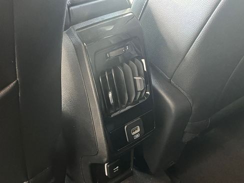 Used 2025 Jeep Compass Limited image 24