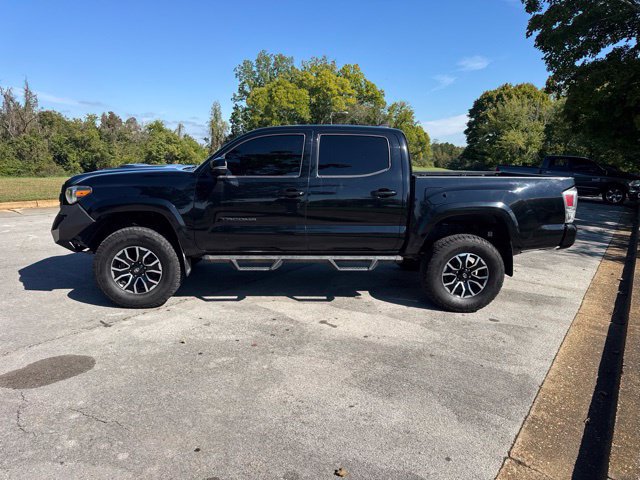 Used 2021 Toyota Tacoma TRD Sport w/ Technology Package AWD/4WD image 4