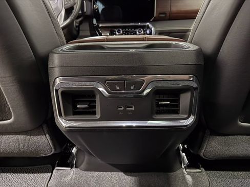 Used 2024 GMC Sierra 2500 Denali Ultimate AWD/4WD image 21