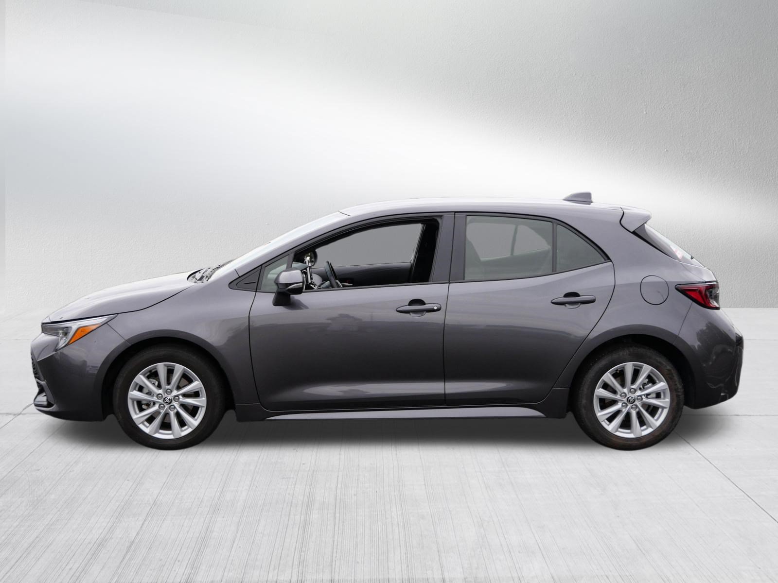 Used 2025 Toyota Corolla SE FWD image 4