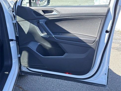 Used 2020 Volkswagen Tiguan SEL image 8