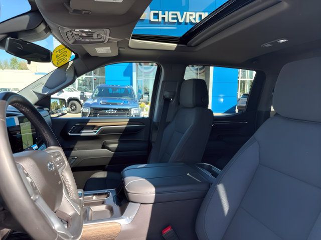 Used 2024 Chevrolet Silverado 1500 LT Trail Boss w/ Convenience Package II AWD/4WD image 14