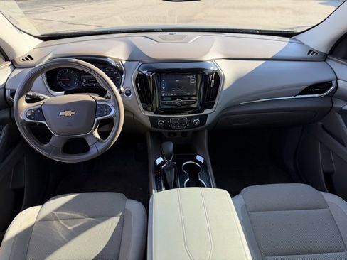Used 2021 Chevrolet Traverse LT image 17