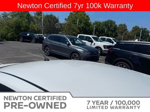 Used 2025 Nissan Versa S w/ Trunk Package FWD image 5
