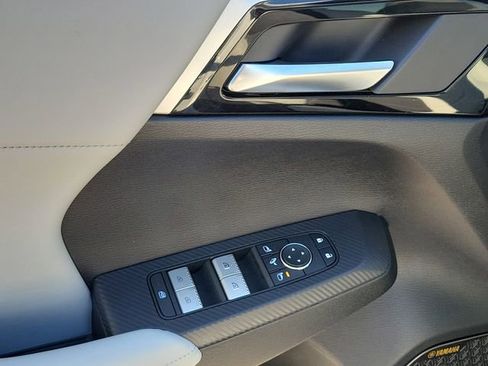 New 2026 Mitsubishi Outlander SE image 24