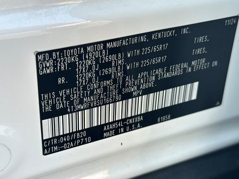 Used 2025 Toyota RAV4 LE AWD/4WD image 28