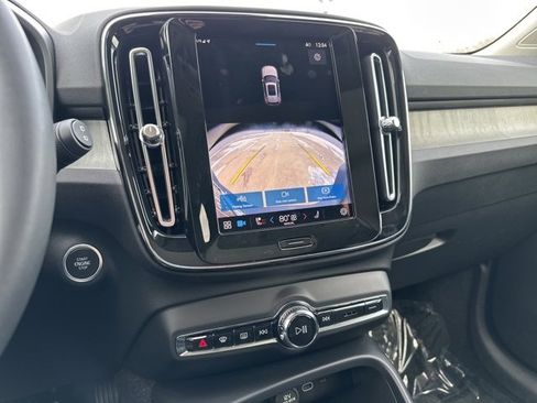 Certified 2024 Volvo XC40 B5 Core image 23