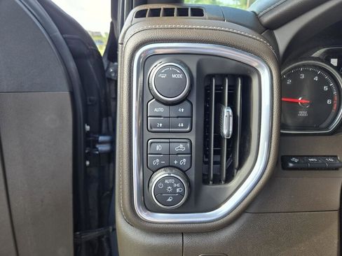 Used 2022 Chevrolet Silverado 1500 LTZ w/ Technology Package AWD/4WD image 12