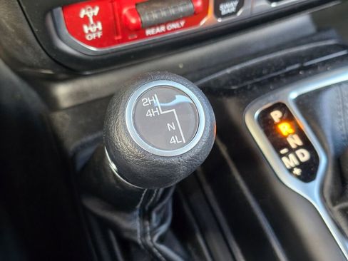 Used 2024 Jeep Wrangler Unlimited Rubicon w/ Convenience Group image 34