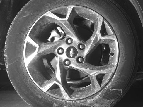 Used 2025 Chevrolet Trax LT w/ LT Convenience Package image 15