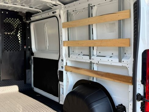 Used 2025 RAM ProMaster 2500 w/ U-Haul Equipment Group FWD image 17