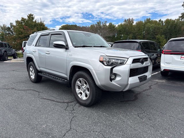 Used 2022 Toyota 4Runner SR5 AWD/4WD image 2
