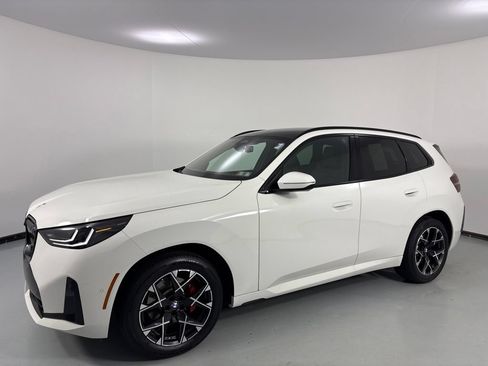Used 2025 BMW X3 xDrive30i w/ Premium Package AWD/4WD image 3