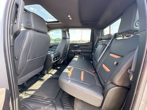 Used 2022 GMC Sierra 1500 AT4 w/ AT4 Premium Package AWD/4WD image 17