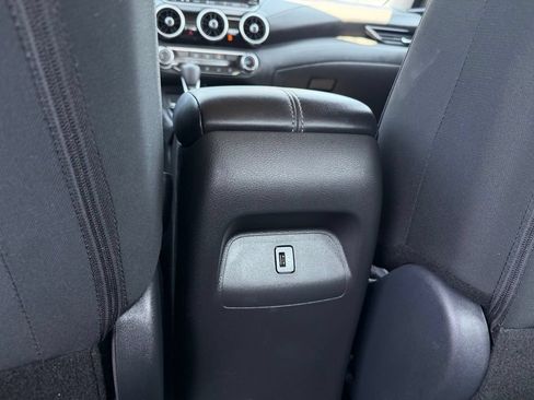 Used 2025 Nissan Sentra SV FWD image 28
