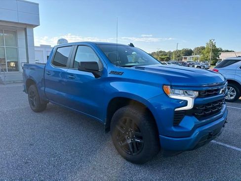 Used 2023 Chevrolet Silverado 1500 RST AWD/4WD image 3