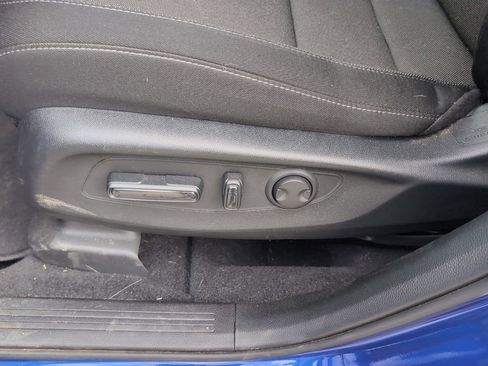 Used 2025 Honda CR-V EX image 19
