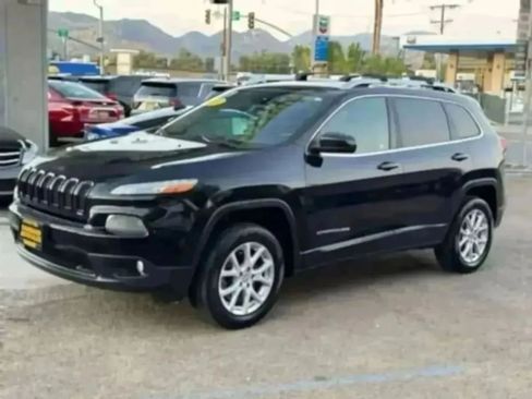 Used 2016 Jeep Cherokee Latitude FWD image 6