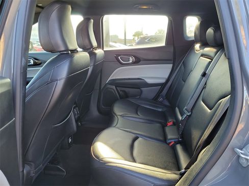 Used 2024 Jeep Compass Limited image 15