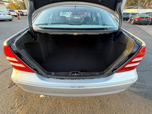 Used 2006 Mercedes-Benz C 230 Sedan w/ Sunroof Pkg image 21