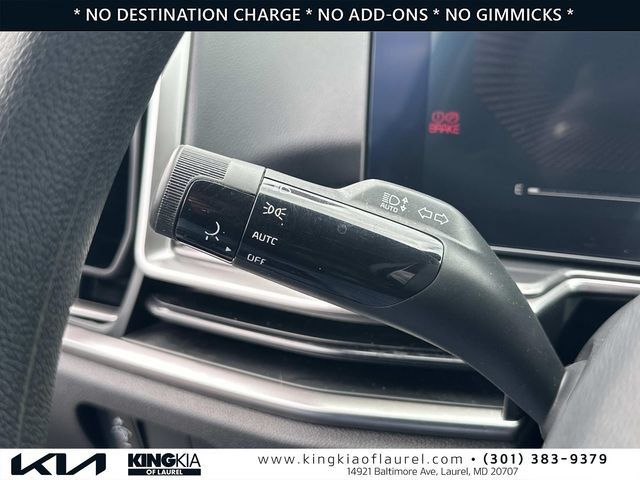 Used 2024 Kia Sorento LX FWD image 11