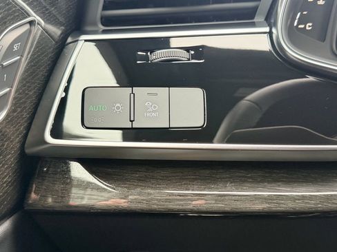 Certified 2025 Audi Q7 3.0T Premium Plus image 40