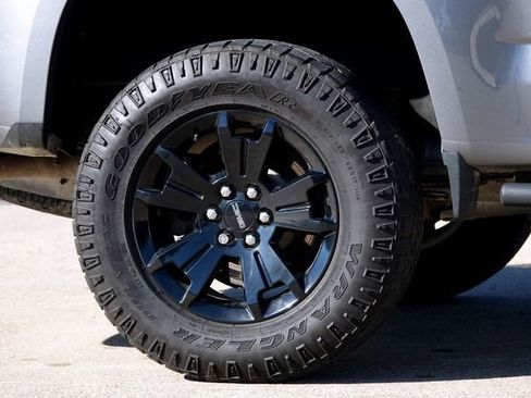 Used 2022 GMC Canyon AT4 image 40