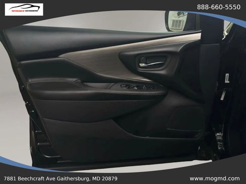 Used 2018 Nissan Murano S AWD/4WD image 12