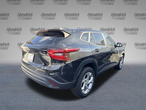 Certified 2024 Chevrolet Trax LS w/ LS Convenience Package image 17