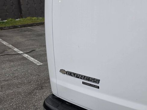 Used 2013 Chevrolet Express 2500 LT w/ LT Preferred Equipment Group image 23