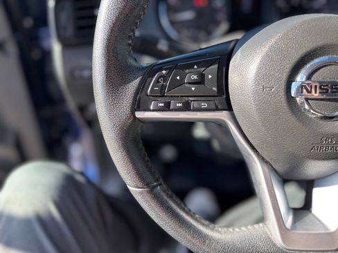 Used 2019 Nissan Rogue SV AWD/4WD image 17