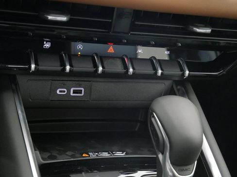 New 2026 GMC Canyon AT4 w/ Technology Plus Package AWD/4WD image 18