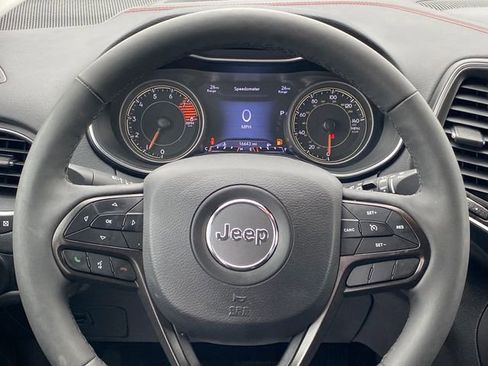 Used 2022 Jeep Cherokee Trailhawk AWD/4WD image 8