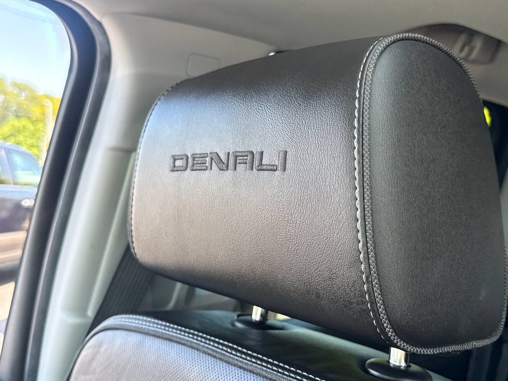 Used 2020 GMC Yukon Denali w/ Denali Ultimate Package AWD/4WD image 43