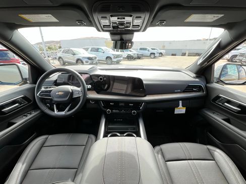 New 2026 Chevrolet Suburban High Country image 10