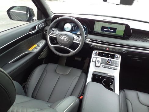 Certified 2024 Hyundai Palisade Calligraphy image 9