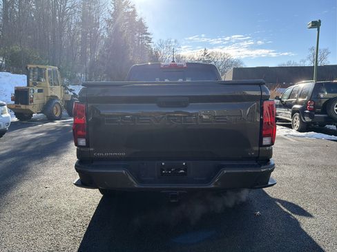 Used 2023 Chevrolet Colorado LT w/ LT Convenience Package II image 6