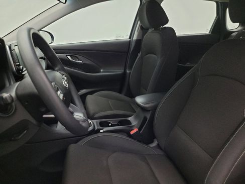 Used 2018 Hyundai Elantra GT FWD image 17