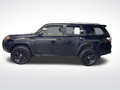 Used 2017 Toyota 4Runner SR5 Premium AWD/4WD image 2