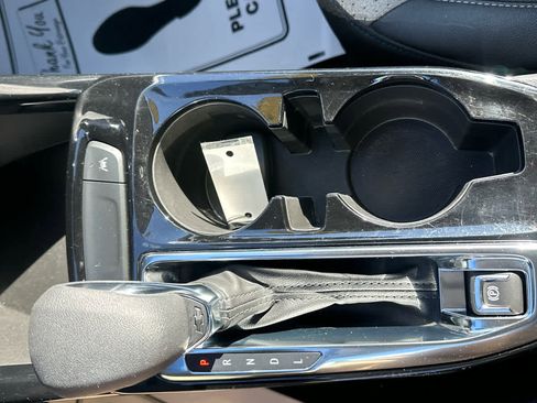 Used 2025 Chevrolet Trax LT image 28